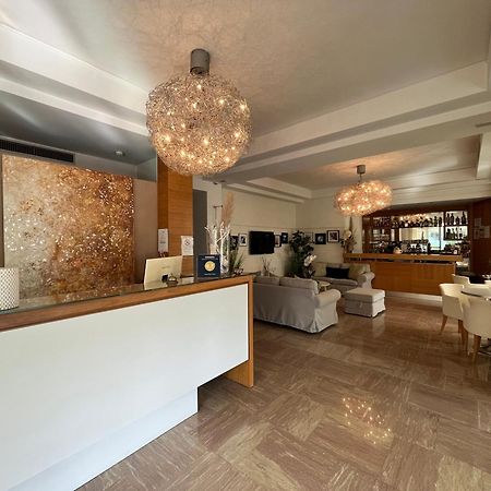 Hotel Mon Pays Riccione Extérieur photo