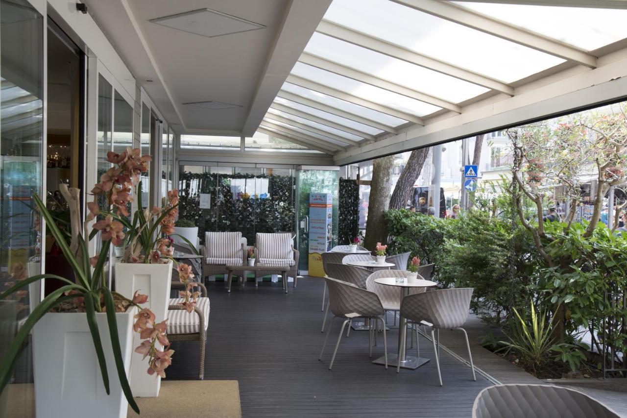 Hotel Mon Pays Riccione Extérieur photo