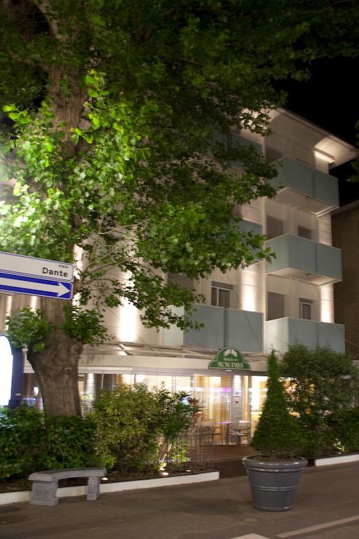 Hotel Mon Pays Riccione Extérieur photo